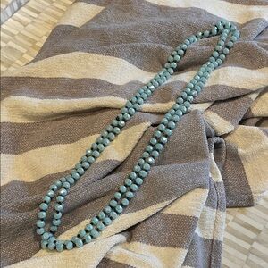 Elegant blue Beaded Necklace (bw)